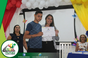 Foto - SEMDAS ENTREGA CERTIFICADOS DOS CURSOS