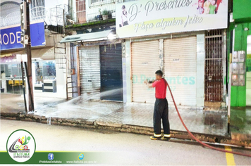 Foto - SEMSA REALIZA MAIS UMA ETAPA DE DESINFECÇÃO NA CIDADE