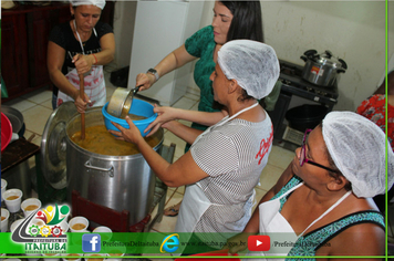 PROJETO SOPÃO NOS BAIRROS CHEGA ÀS COMUNIDADES E SEGUE O CRONOGRAMA PREVISTO NA LEI Nº 2.113/2010