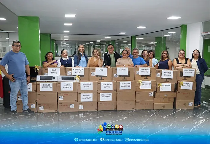 TECNOLOGIA NA EDUCAÇÃO: ESCOLAS MUNICIPAIS DE ITAITUBA FORAM CONTEMPLADAS COM NOVOS COMPUTADORES.