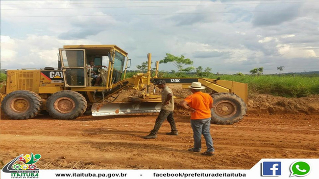 ESTRADA DE BARREIRAS PASSA POR RECUPERAÇÃO