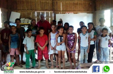 SEMED ENTREGA FREEZER À ESCOLA NA COMUNIDADE BOA VISTA KM 17