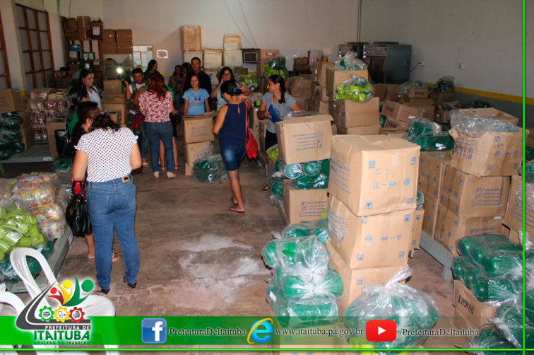 GOVERNO DA EDUCAÇÃO: SEMED ENTREGA 13 MIL KITS NOVOS PARA MERENDA ESCOLAR
