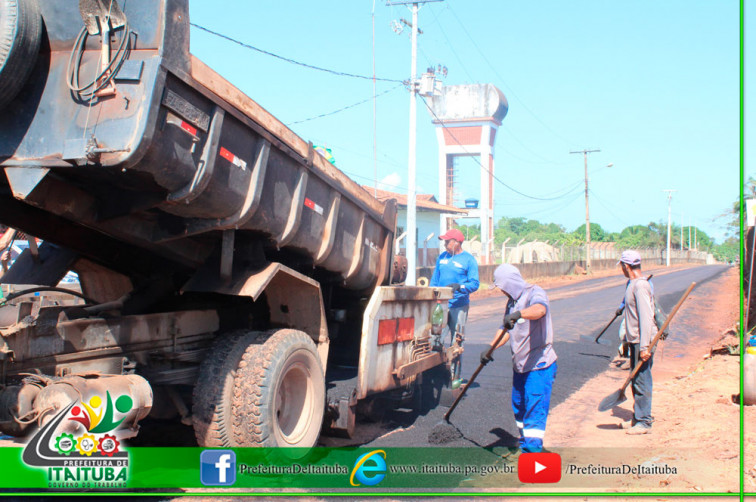 PREFEITO QUER ATINGIR MARCA DE 50 A 60 KM DE ASFALTO NAS RUAS E TRAVESSAS DE VÁRIOS BAIRROS ESTE ANO DE 2018