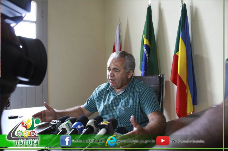 PREFEITO DESTACA ORDEM DE SERVIÇO DA ORLA DE BARREIRAS E OUTROS ASSUNTOS EM COLETIVA