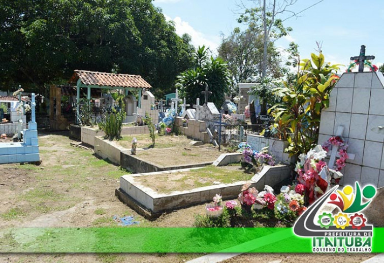 SEMINFRA REALIZA SERVIÇOS DE LIMPEZA EM CEMITÉRIOS VISANDO O DIA DE FINADOS.