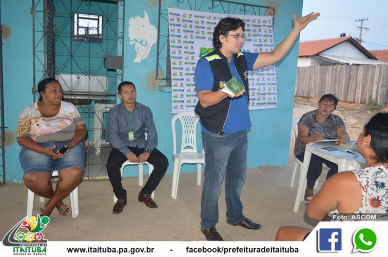 PROCON TIRA DÚVIDAS E ORIENTA COMUNIDADE DO RESIDENCIAL WIRLAND FREIRE EM REUNIÃO